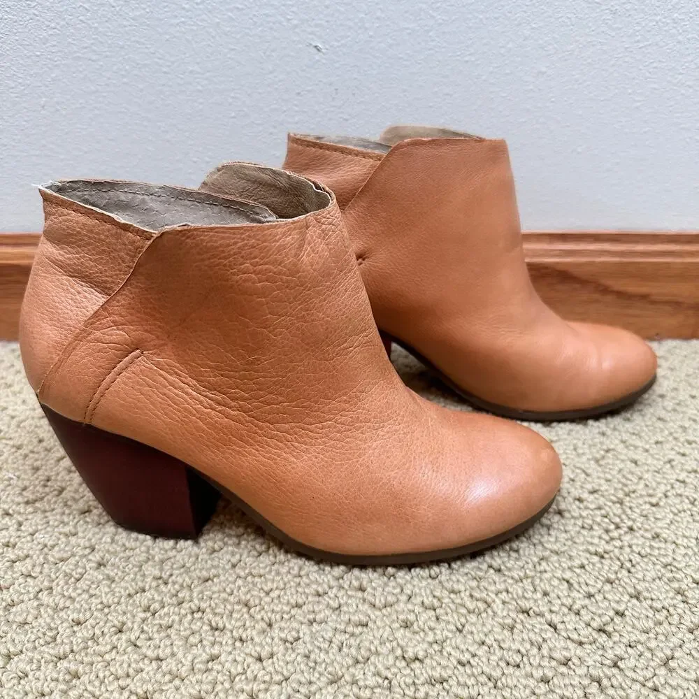 LaTigo Leather Ankle Booties Healed Slip On Tan Camel Women's 6 Western Boho